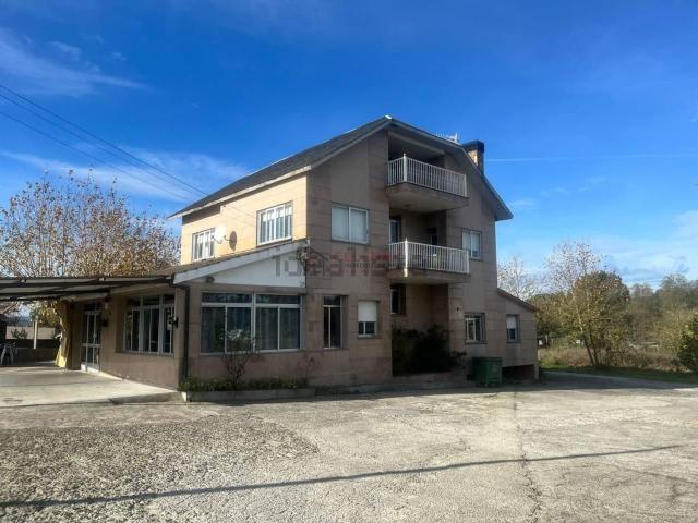 Casa en venta en San Cibrao Das Viñas, Ourense
