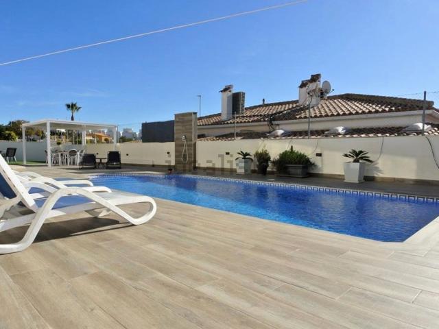 Casa en venta en San Fulgencio, Urbanización La Marina-El Oasis