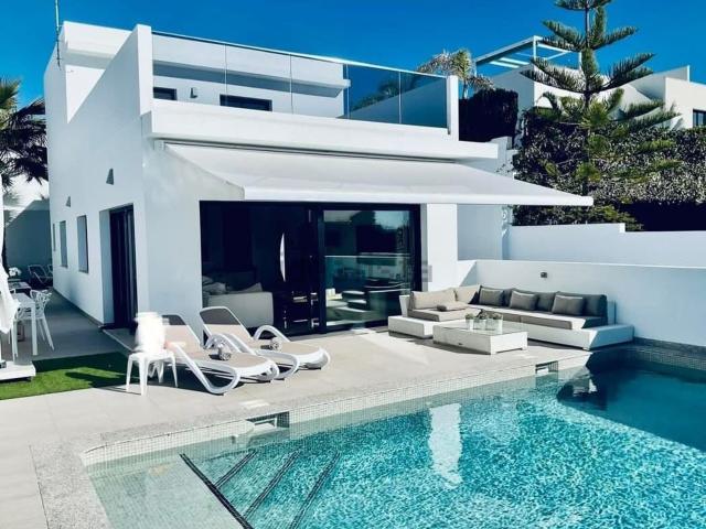 Casa en venta en San Fulgencio, Urbanización La Marina-El Oasis