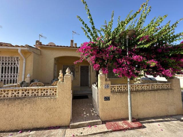 Casa en venta en San Fulgencio, Urbanización La Marina-El Oasis