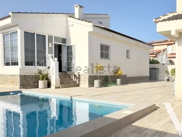 Casa en venta en San Fulgencio, Urbanización La Marina-El Oasis