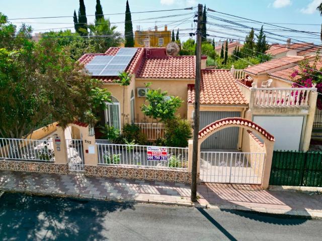 Casa en venta en San Fulgencio, Urbanización La Marina-El Oasis
