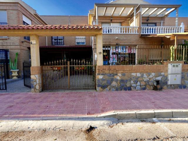 Casa en venta en San Isidro, Valencia