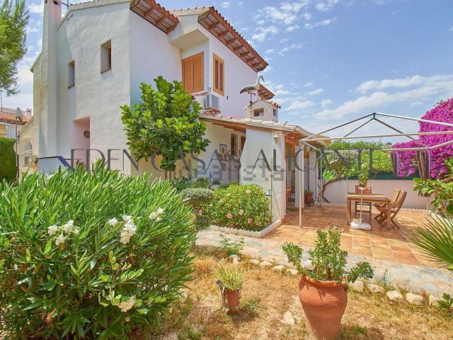 Casa en venta en Benimagrell, l'Alacantí