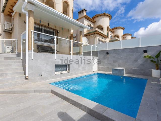 Casa en venta en San Miguel De Salinas, Urbanización Las Filipinas