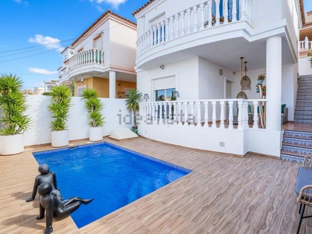 Casa en venta en San Miguel De Salinas, Urbanización Las Filipinas