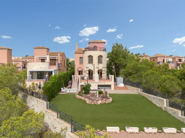 Casa en venta en San Miguel De Salinas, Las Escalericas