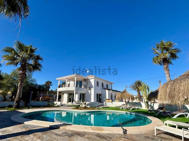 Casa en venta en San Miguel De Salinas, Valencia