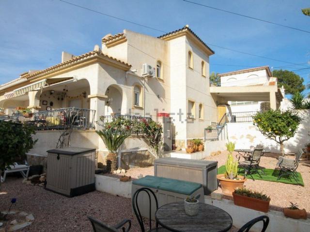 Casa en venta en San Miguel De Salinas, Urbanización Las Filipinas
