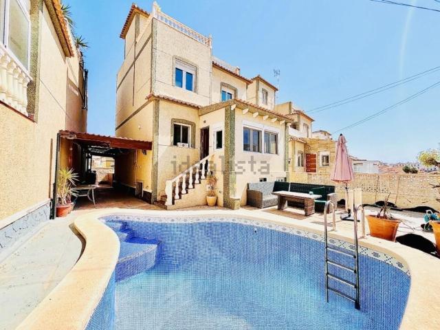 Casa en venta en San Miguel De Salinas, Urbanización Las Filipinas