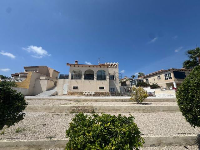 Casa en venta en San Miguel De Salinas, Urbanización Las Filipinas