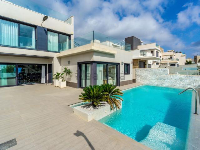 Casa en venta en San Miguel De Salinas, Las Escalericas