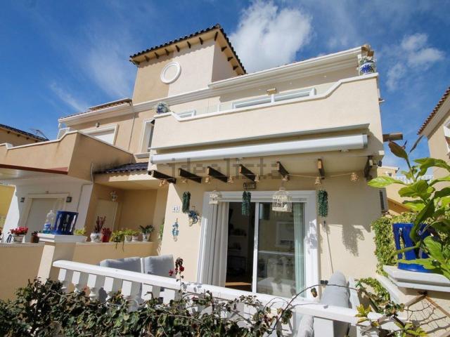 Casa en venta en San Miguel De Salinas, Urbanización Las Filipinas