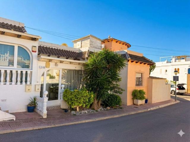 Casa en venta en Urbanización Las Filipinas, el Baix Segura / La Vega Baja