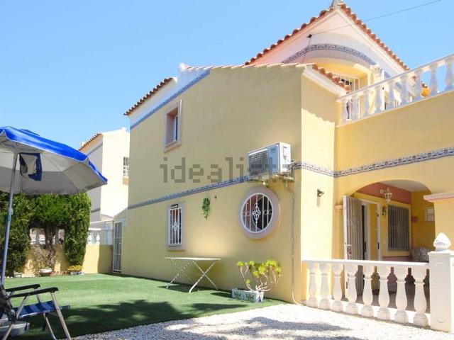 Casa en venta en San Miguel De Salinas, Urbanización Las Filipinas