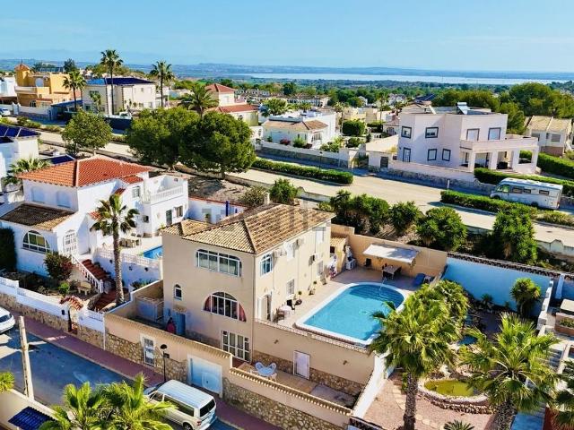 Casa en venta en San Miguel De Salinas, Urbanización Las Filipinas