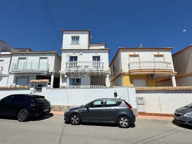 Casa en venta en San Miguel De Salinas, Urbanización Las Filipinas