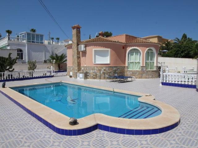 Casa en venta en San Miguel De Salinas, Urbanización Las Filipinas