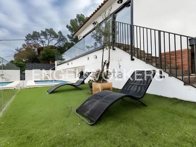 Casa en venta en la Colònia Montserrat, Vallès Occidental