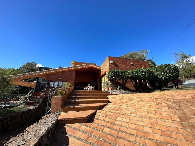 Casa en venta en Sant Joan Les Fonts, la Canya