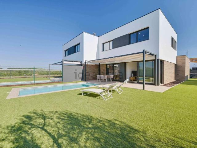 Casa en venta en Alt Empordà, Catalunya