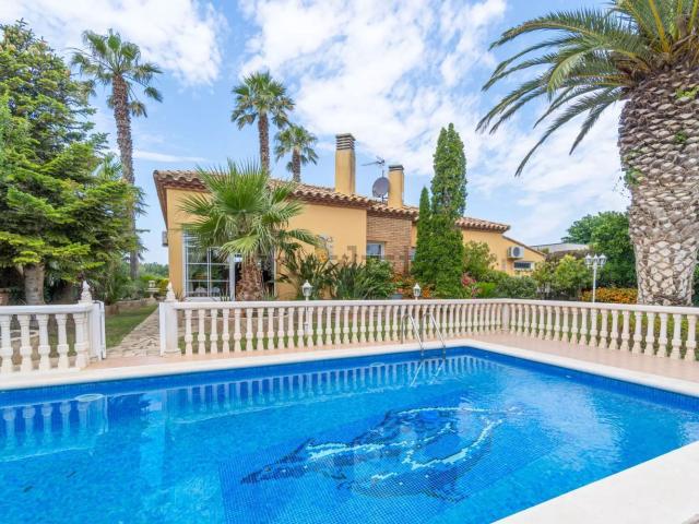 Casa en venta en Alt Empordà, Catalunya
