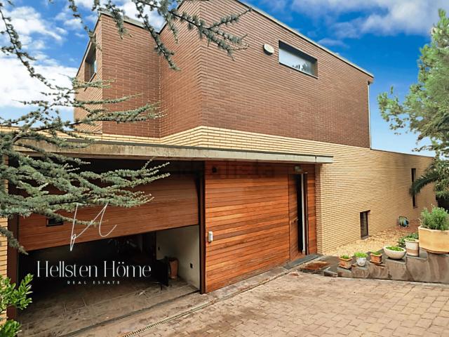 Casa en venta en Santa Coloma De Cervelló, Barcelona