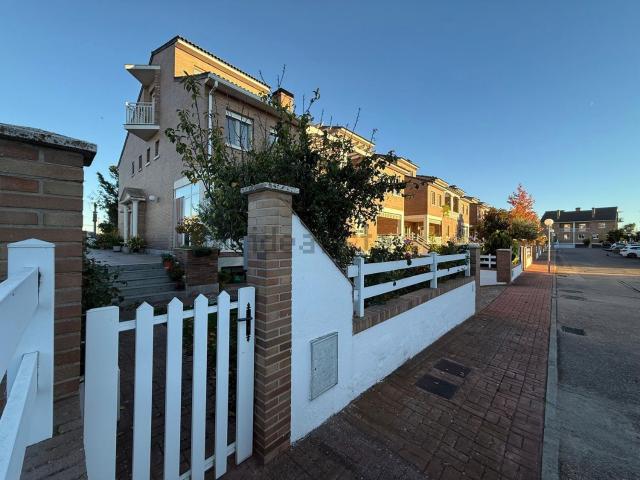 Casa en venta en Urbanización Los Sauces, Santa Marta De Tormes
