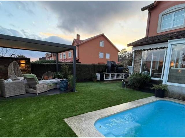 Casa en venta en Santiago De Compostela, Carballal