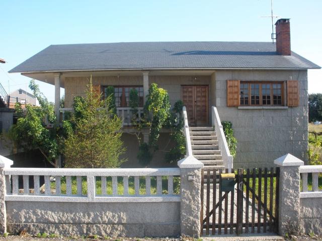 Casa en venta en Arnosa, O Salnés