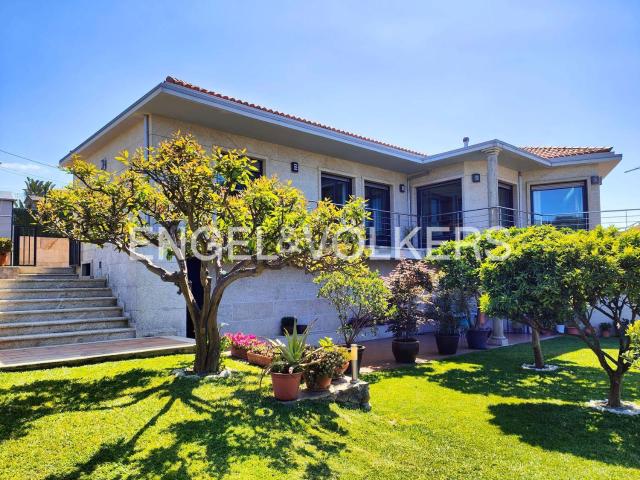 Casa en venta en Dorrón, O Salnés