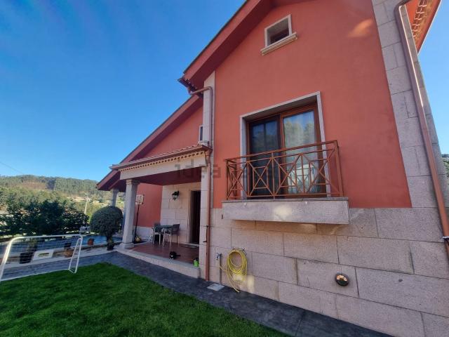 Casa en venta en Dorrón, O Salnés