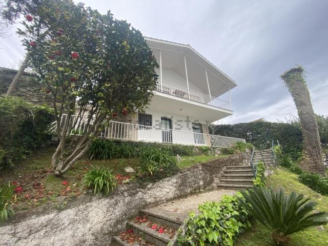 Casa en venta en Sanxenxo, Vista Alegre