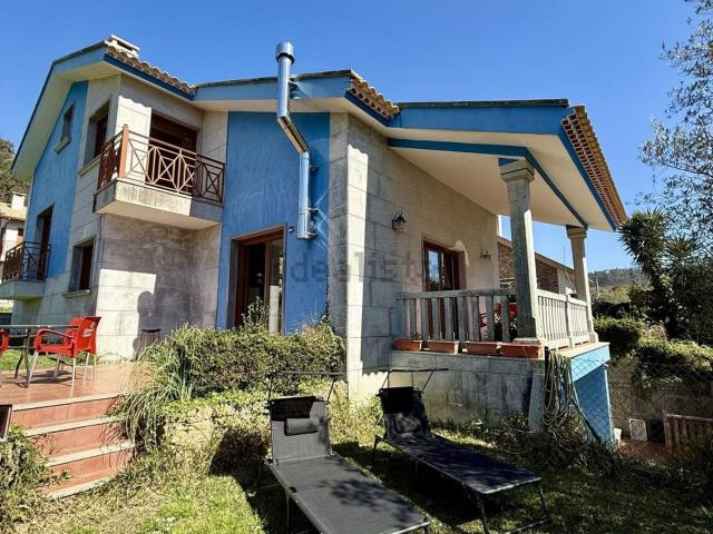 Casa en venta en Dorrón, O Salnés