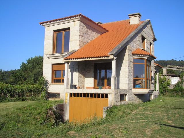 Casa en venta en Buezas, O Salnés