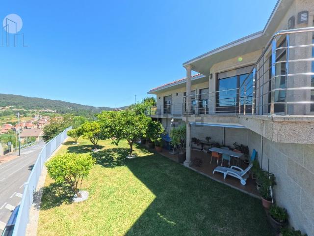 Casa en venta en Dorrón, O Salnés