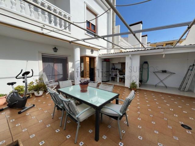 Casa en venta en María Moliner, l'Alt Vinalopó / El Alto Vinalopó