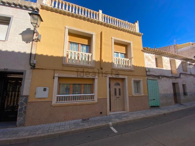 Casa en venta en María Moliner, l'Alt Vinalopó / El Alto Vinalopó