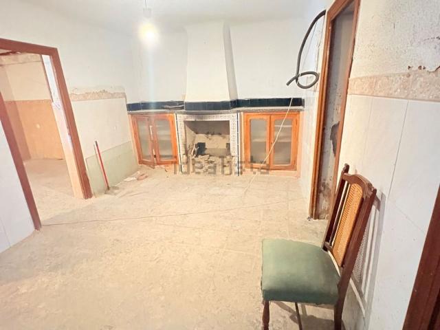 Casa en venta en María Moliner, l'Alt Vinalopó / El Alto Vinalopó