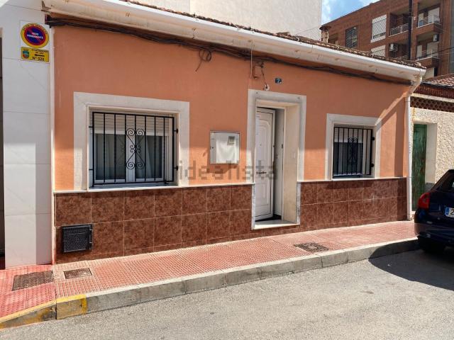Casa en venta en María Moliner, l'Alt Vinalopó / El Alto Vinalopó