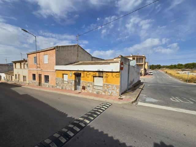 Casa en venta en María Moliner, l'Alt Vinalopó / El Alto Vinalopó