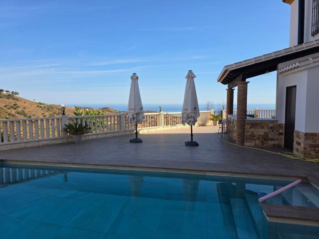 Casa en alquiler en Sayalonga, Málaga