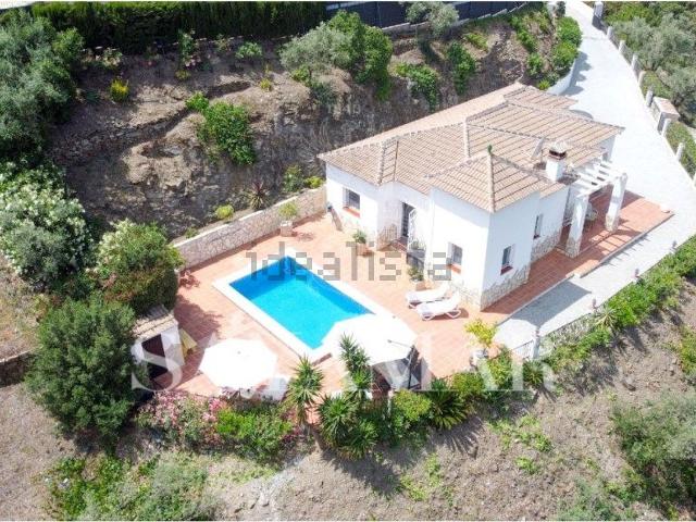 Casa en venta en Sayalonga, Málaga