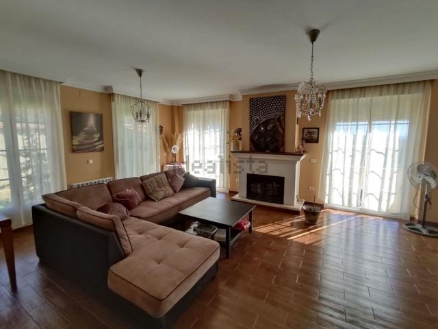 Casa en venta en Serradilla, Extremadura