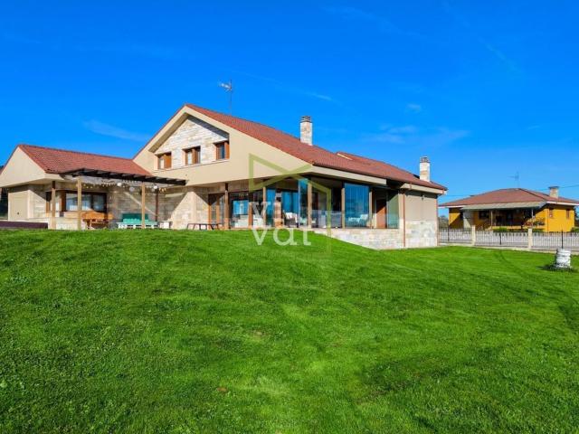 Casa en venta en Siero, El Carbayu