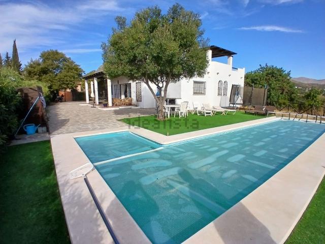 Casa en venta en Barriada Islas Canarias, Costa del Sol Occidental