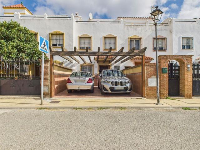 Casa en venta en Barriada Islas Canarias, Costa del Sol Occidental