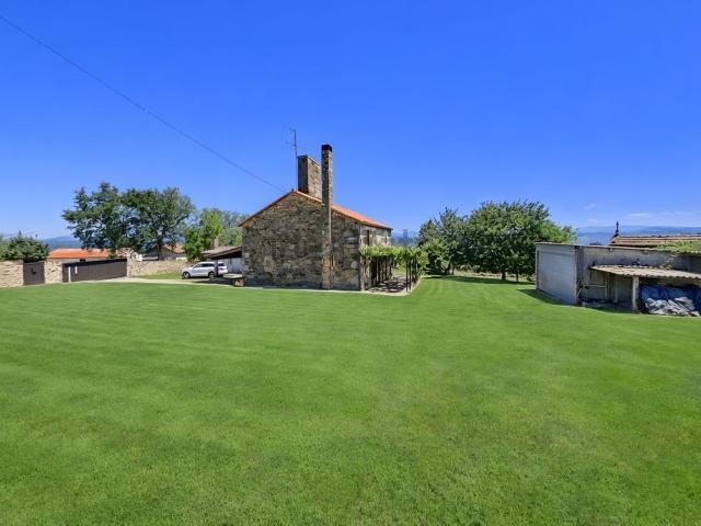 Casa en venta en Cira, O Deza
