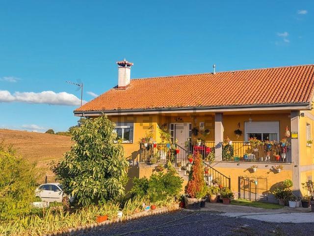 Casa en venta en Manduas, O Deza