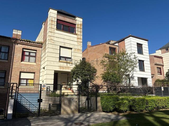 Casa en venta en Simancas, Urbanización Panorama